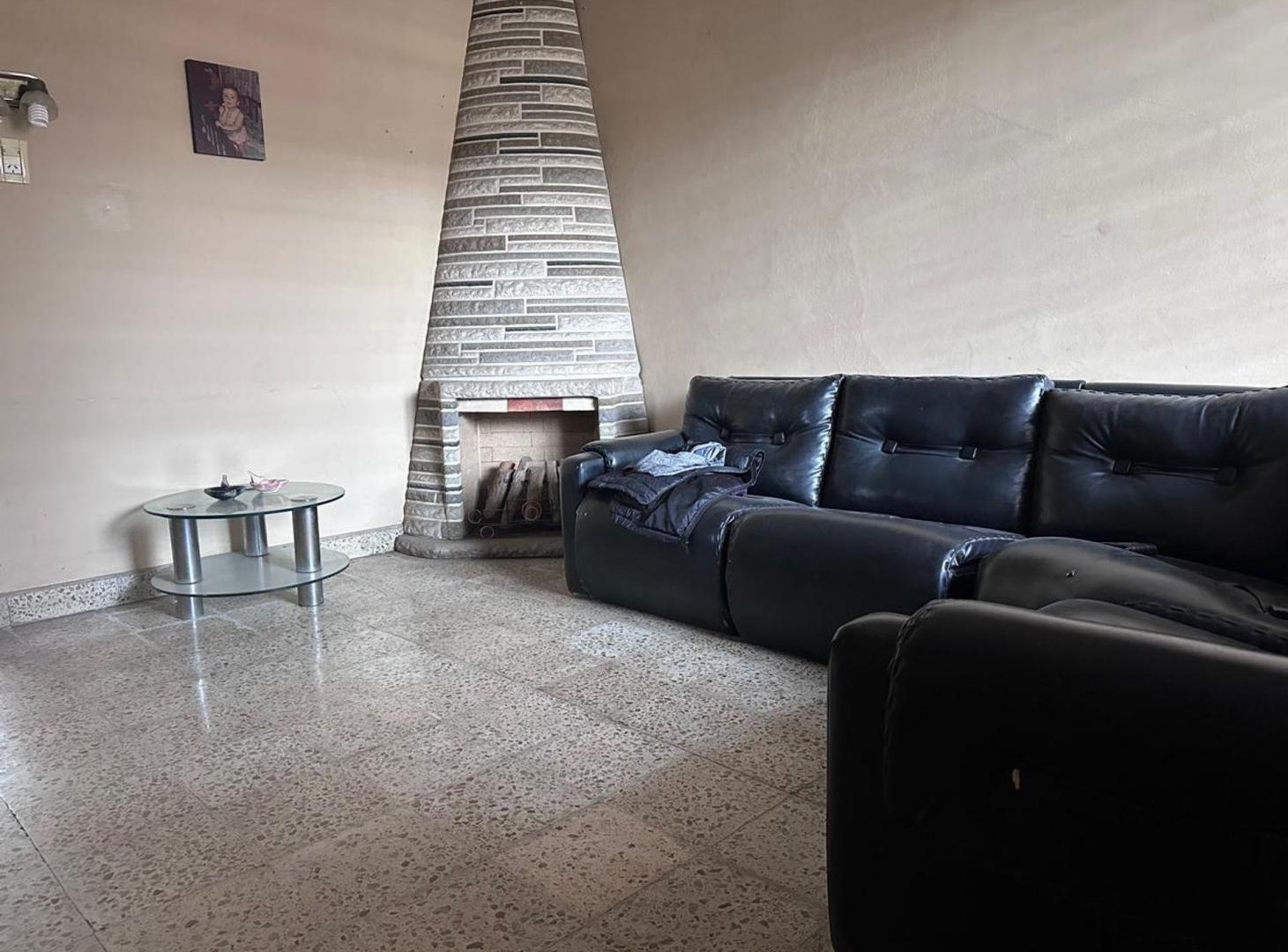 Foto de Venta casa en Pilar , a una cuadra de la estación, imagen 1