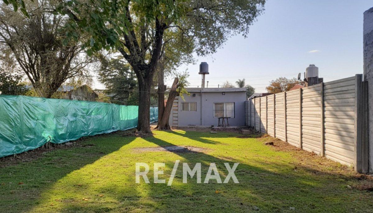 Foto de CASA EN VENTA EN PILAR 3 AMBIENTES CON RENTA 485M2, imagen 2