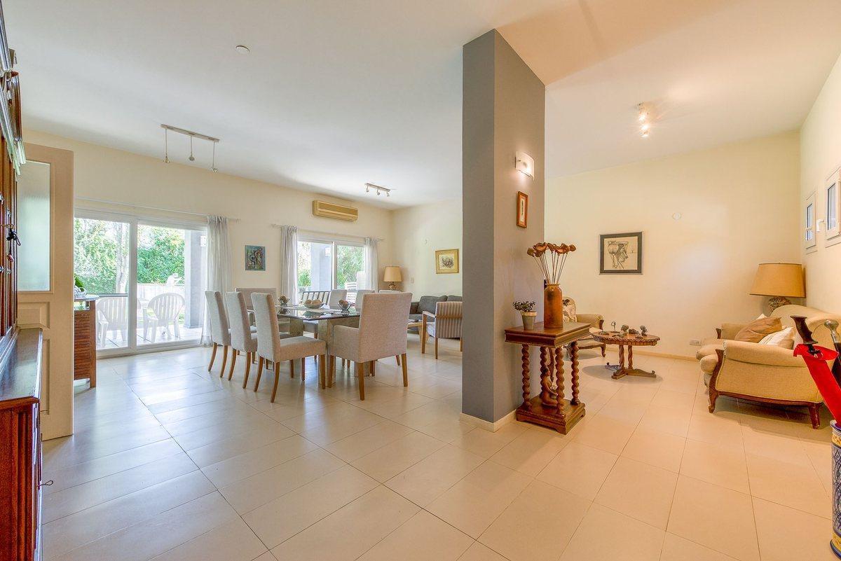 Foto de Venta Casa 4 amb c/ Pileta Barrio Los Sauces Pilar, imagen 5
