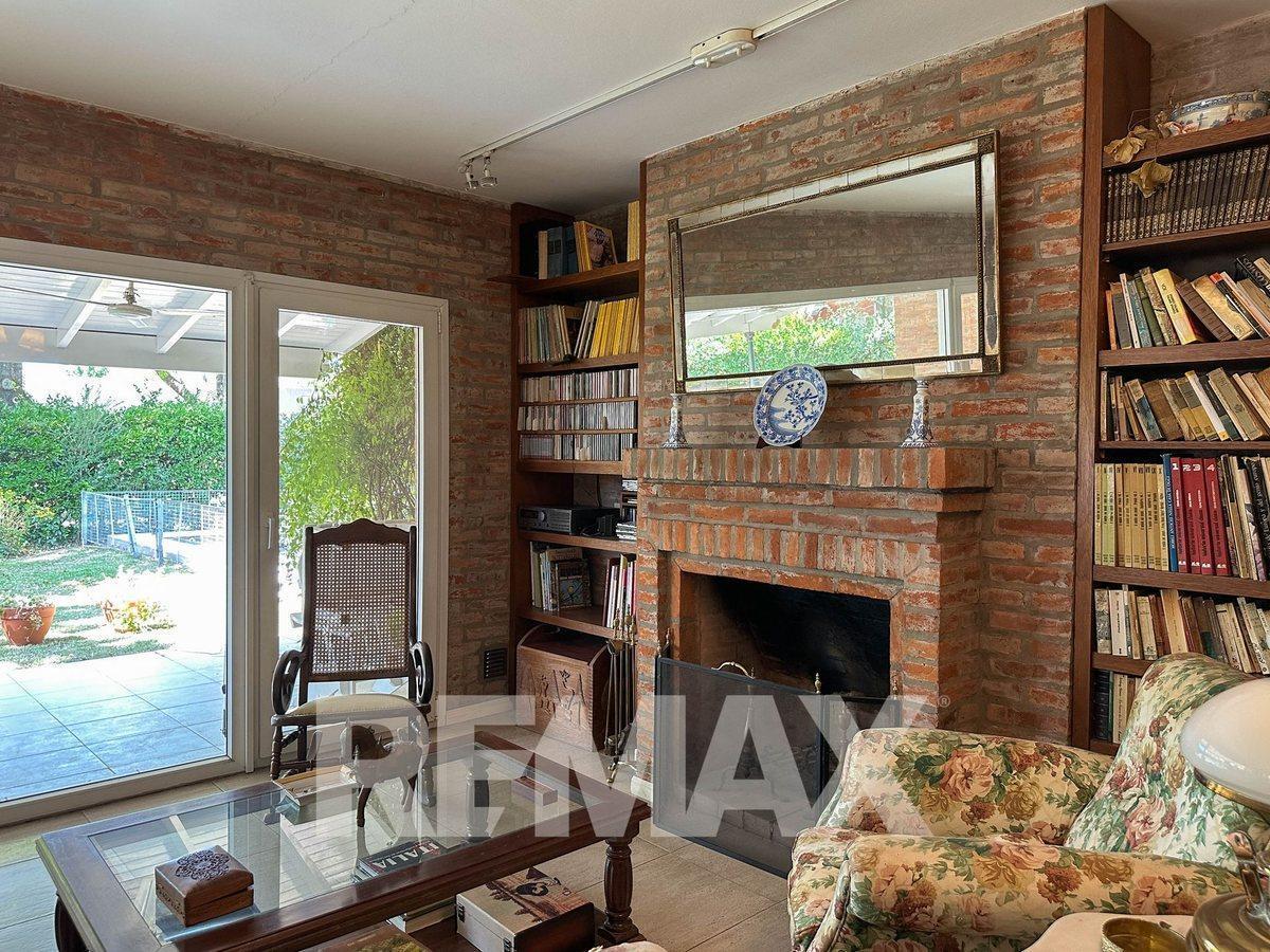 Foto de CASA EN VENTA CON PILETA, B CERRADO VILLA ROSA, imagen 4