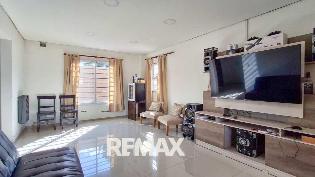 Foto de Venta casa 3 dorm. jardin 3 coch derqui pilar., imagen 1