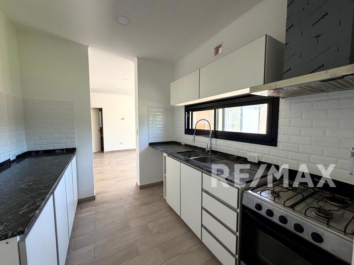 Foto de VENTA CASA 4 AMB. UN PLANTA C/PILETA B. SAN RAMON, imagen 5