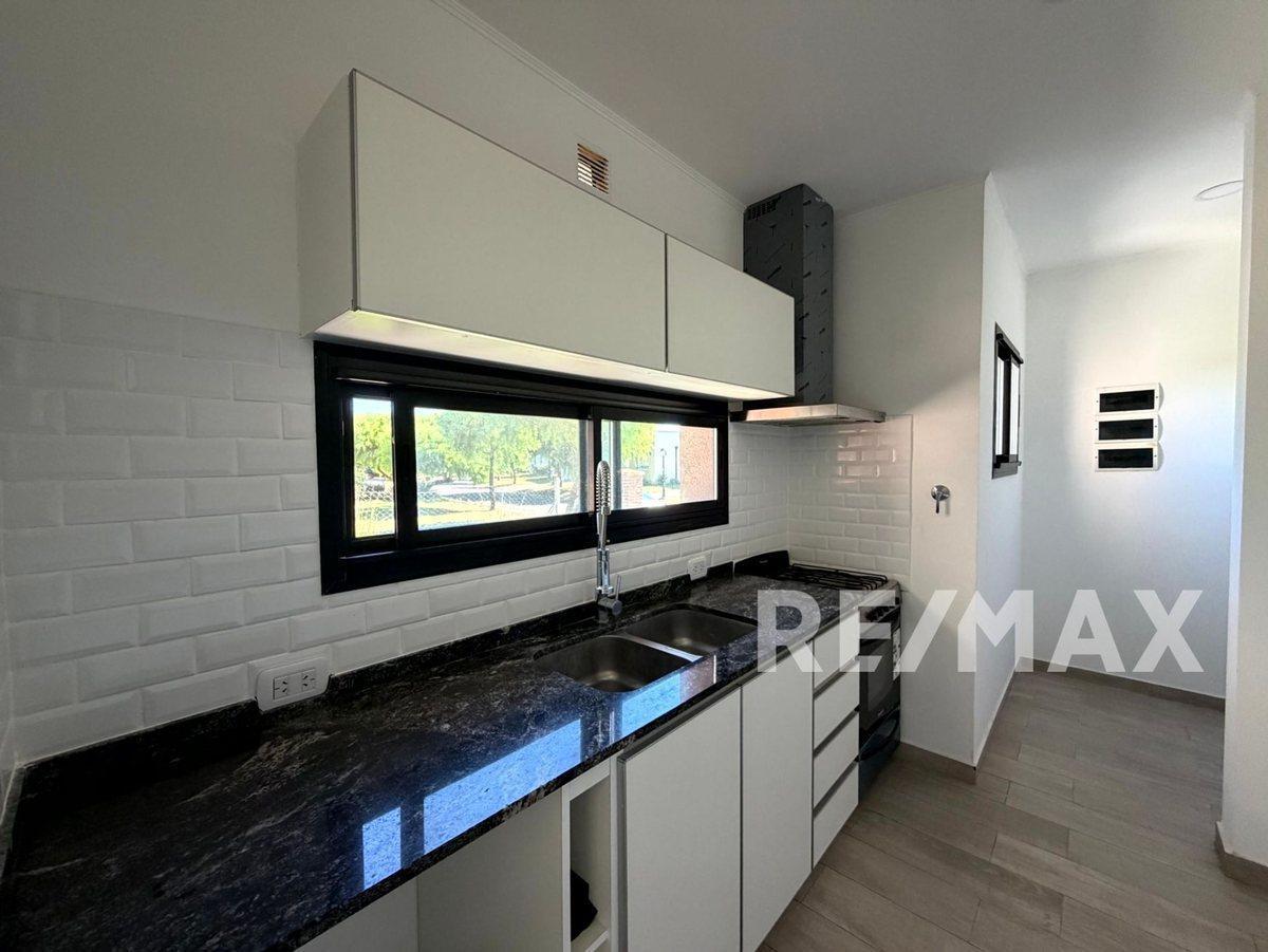 Foto de VENTA CASA 4 AMB. UN PLANTA C/PILETA B. SAN RAMON, imagen 4