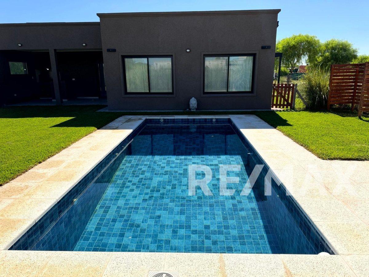 Foto de VENTA CASA 4 AMB. UN PLANTA C/PILETA B. SAN RAMON, imagen 1