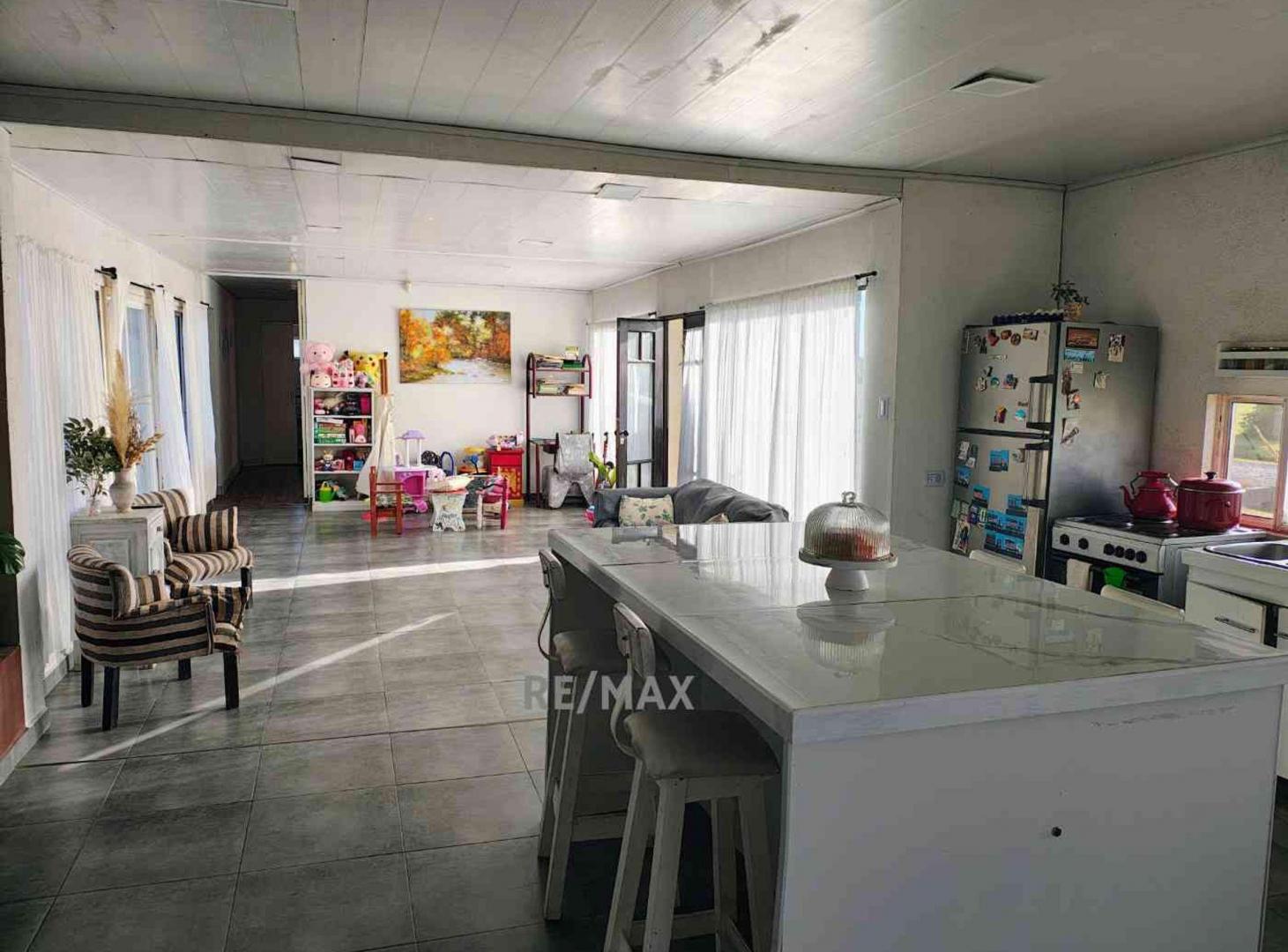 Foto de Venta casa 3 dorm pileta Carlos Keen seguridad, imagen 2