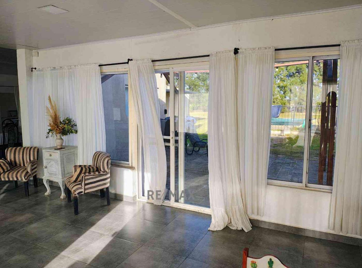 Foto de Venta casa 3 dorm pileta Carlos Keen seguridad, imagen 3