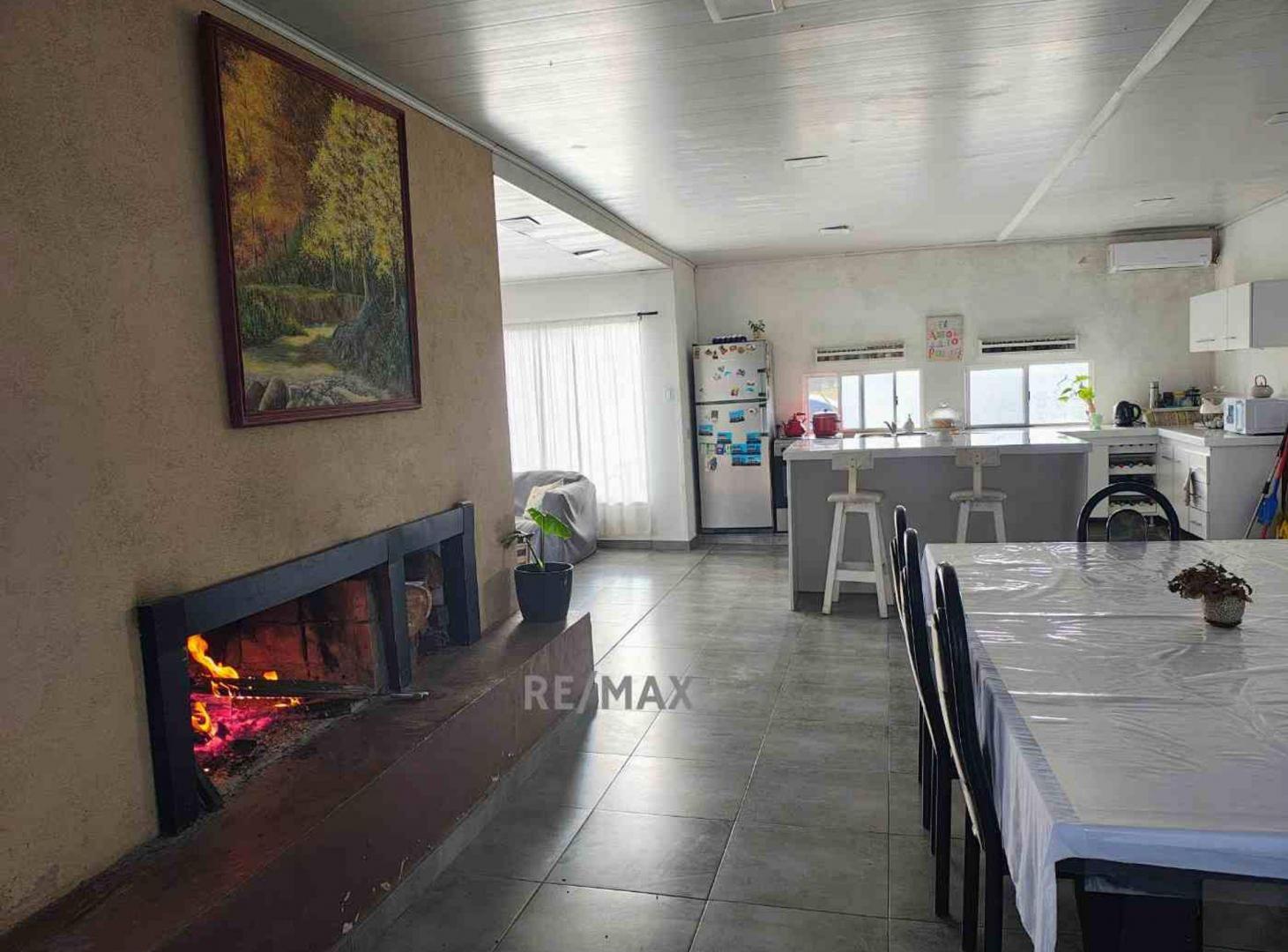 Foto de Venta casa 3 dorm pileta Carlos Keen seguridad, imagen 1