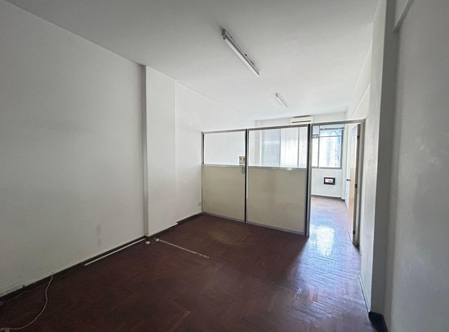 Foto de VENTA OFICINA DEPOSITO EN BALVANERA, imagen 5