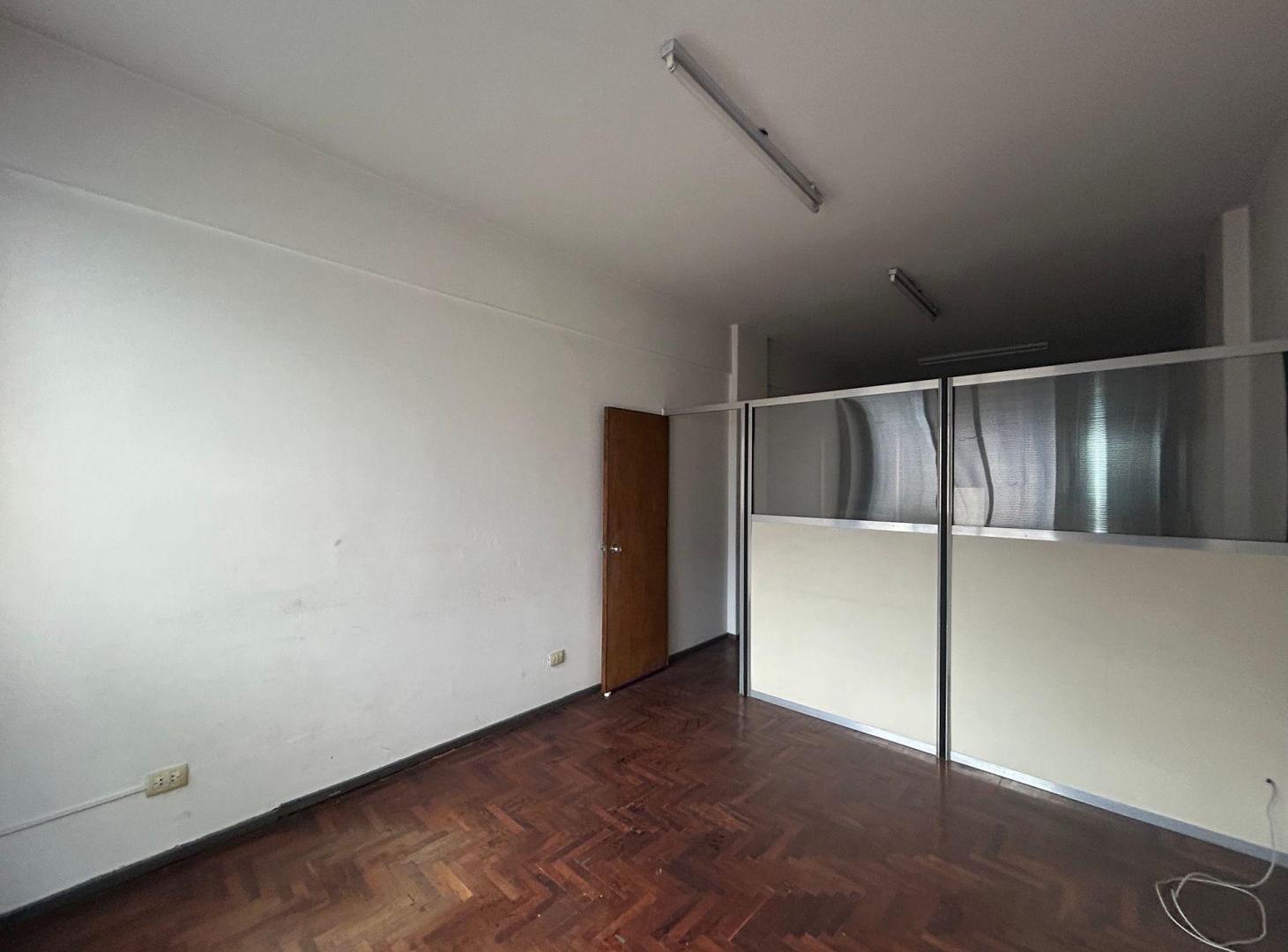 Foto de VENTA OFICINA DEPOSITO EN BALVANERA, imagen 3