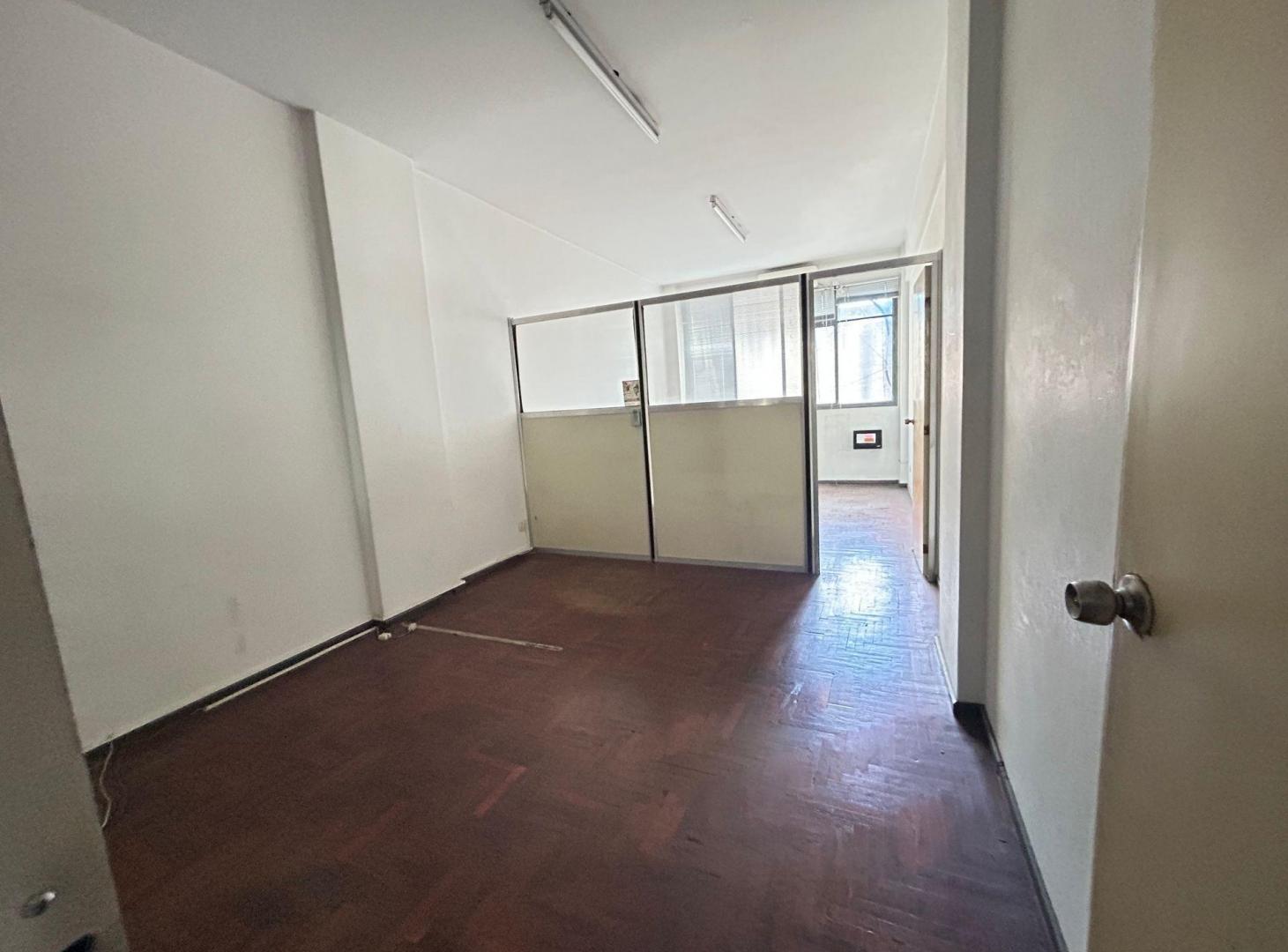 Foto de VENTA OFICINA DEPOSITO EN BALVANERA, imagen 5