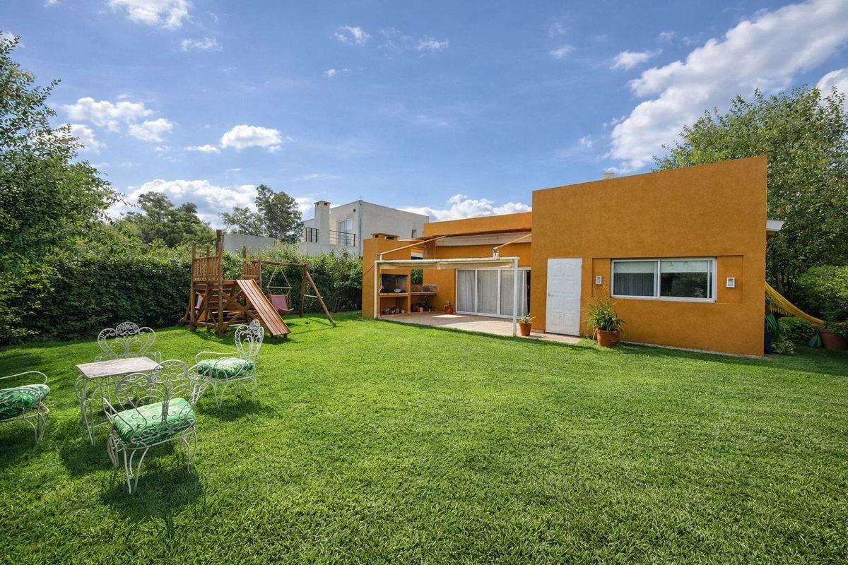 Foto de CASA VENTA B°LOS ARCES APTA CREDITO 4 AMB PILAR, imagen 4