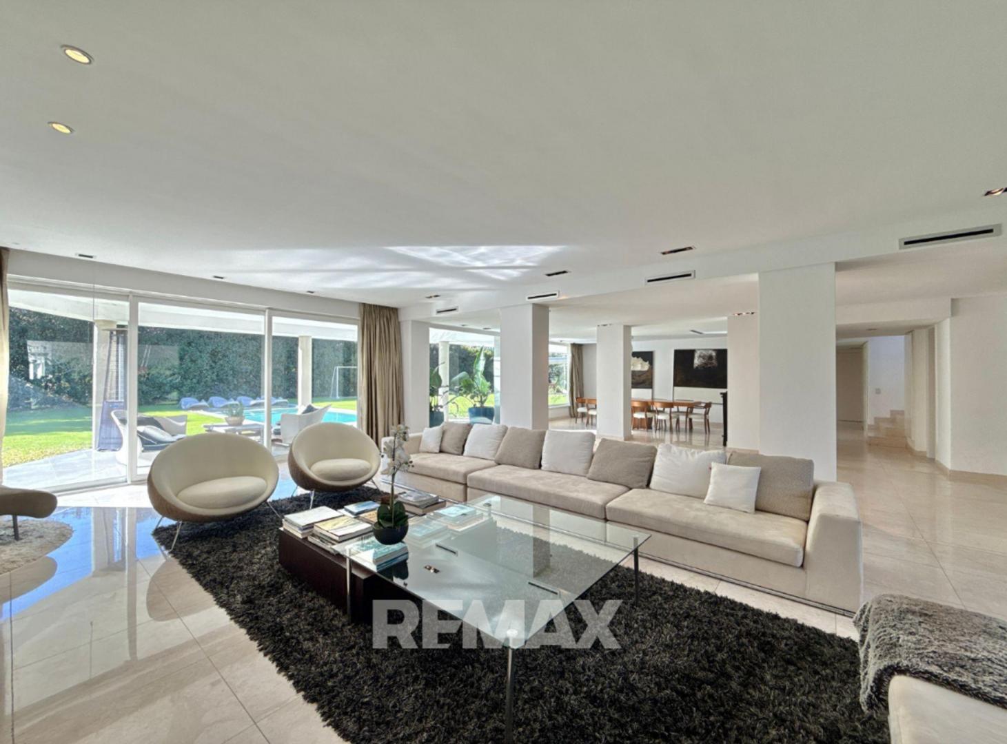 Foto de Venta Casa Ayres de Pilar 5 dorm- 1500m2 parque, imagen 2