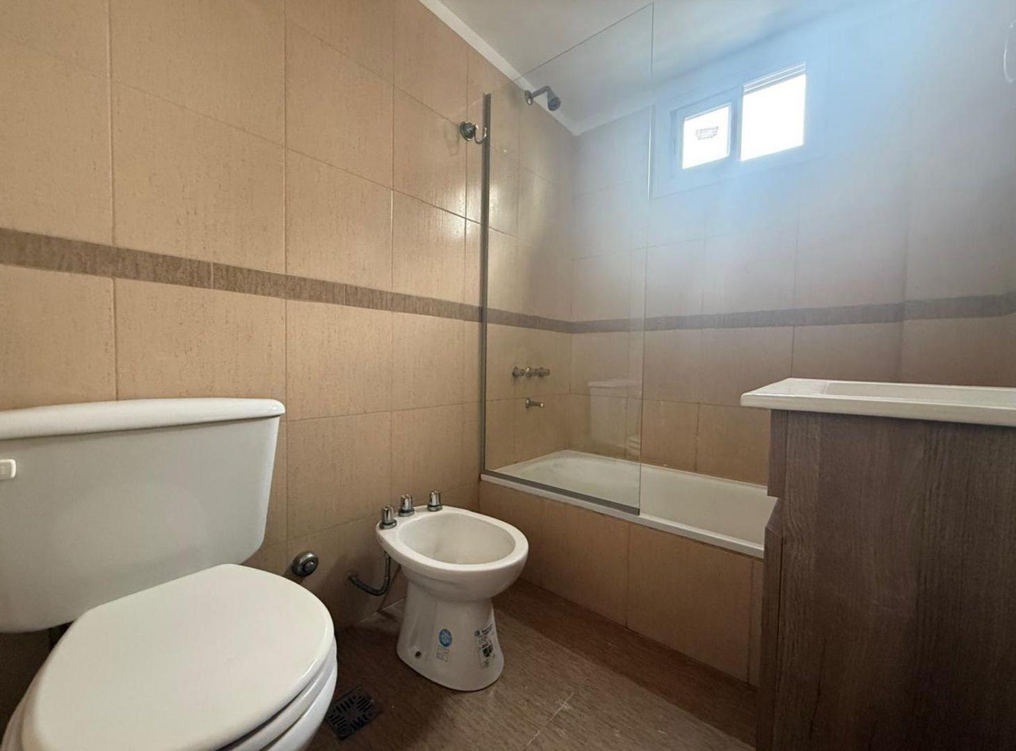 Foto de Venta Departamento 2 amb con cochera, Caseros., imagen 5