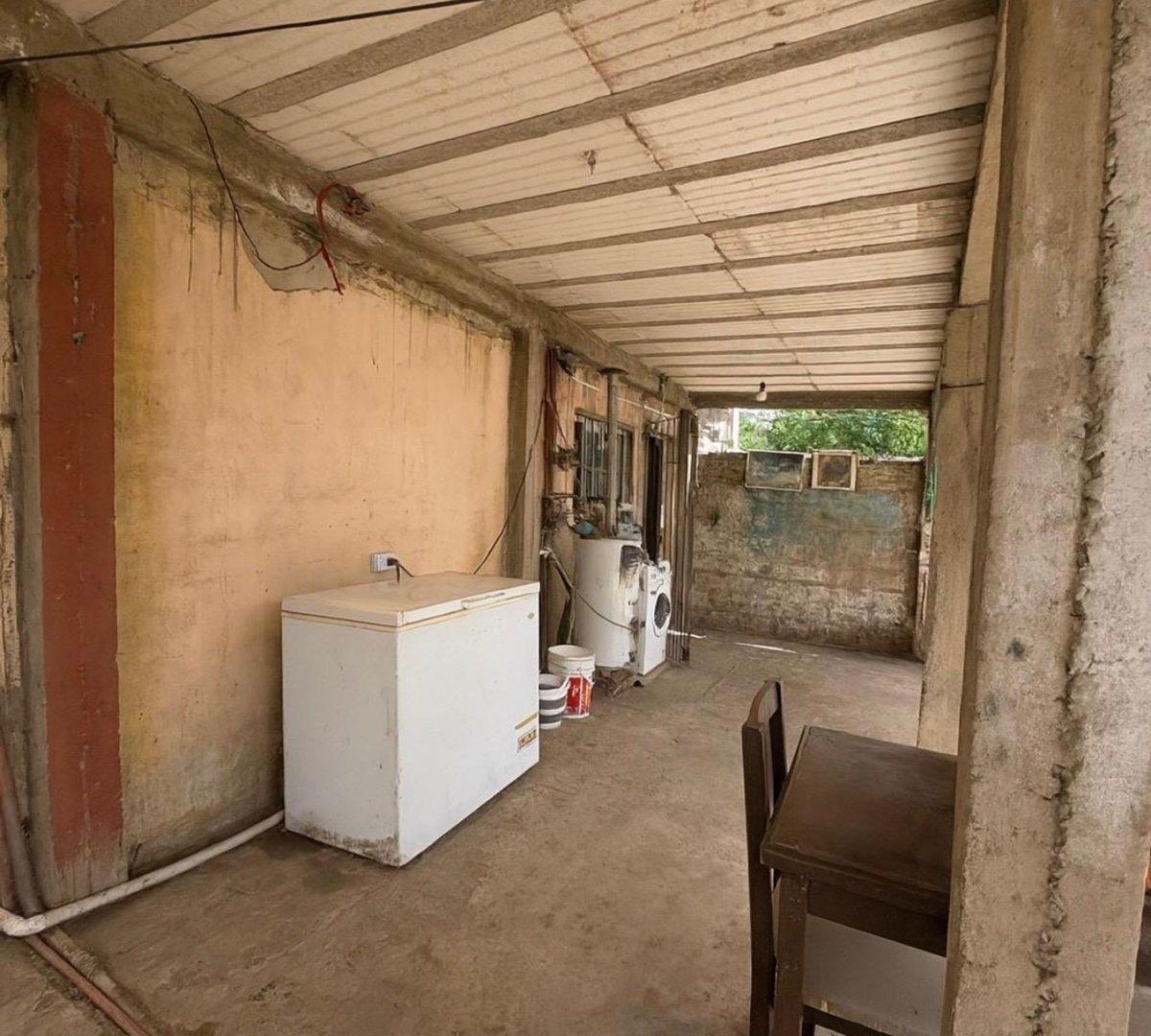 Foto de CASA 3 AMB EN MORENO CON PILETA Y COCHERA PERMUTA, imagen 1