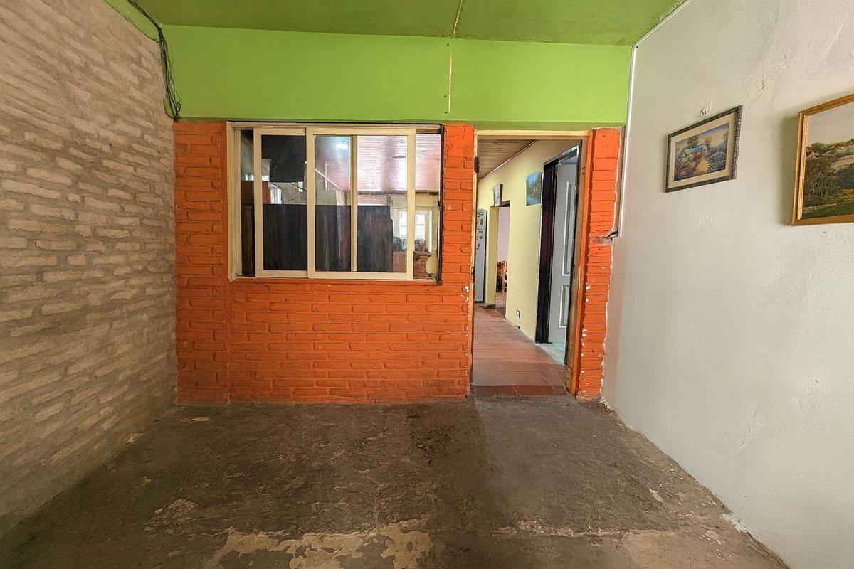 Foto de CASA 3 AMB EN MORENO CON PILETA Y COCHERA PERMUTA, imagen 5