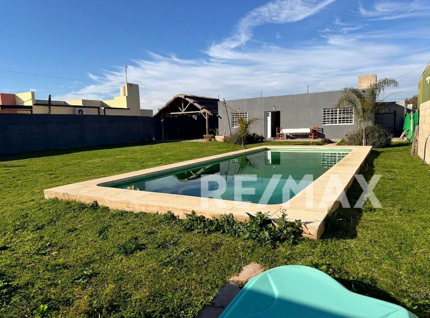 Foto de VENTA CASA-QTA 2 AMB. 600 M PILETA ESCALADA ZARATE, imagen 1