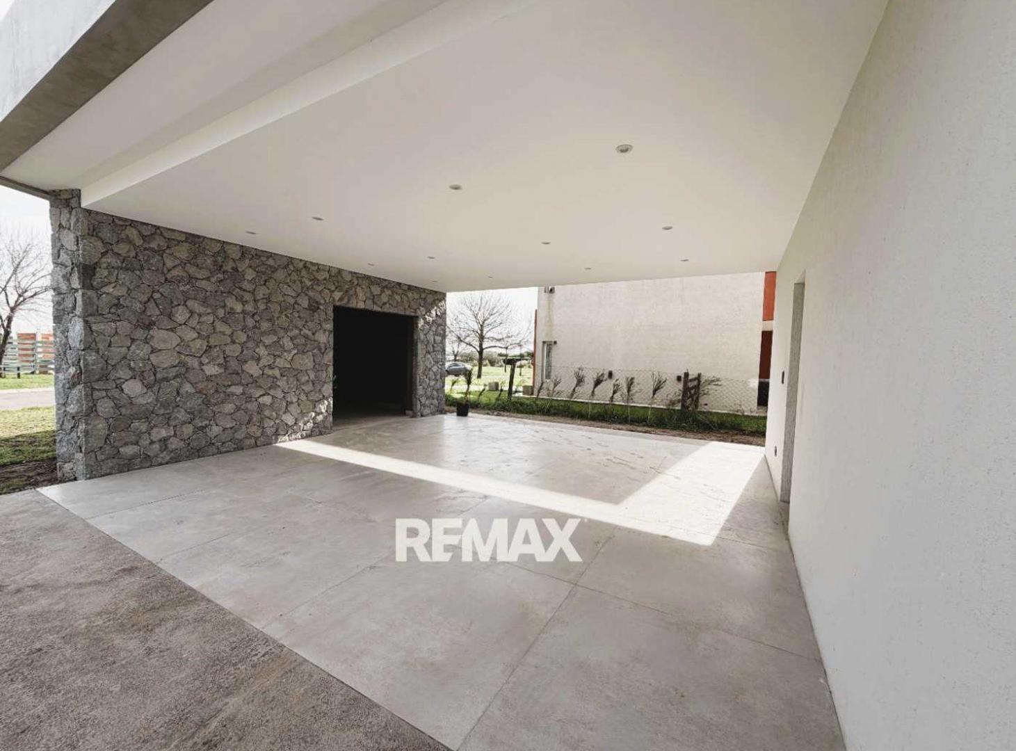 Foto de VENTA CASA A ESTRENAR 4 DORM CON PILETA PILAR, imagen 1
