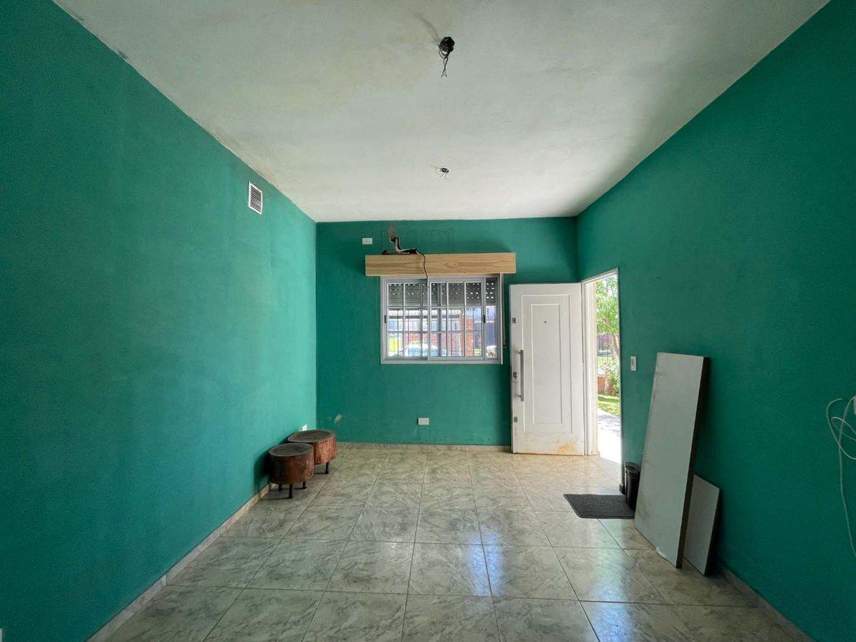 Foto de VENTA CASA 3 AMB 2 BAÑOS COCHERA ASTOLFI PILAR, imagen 2