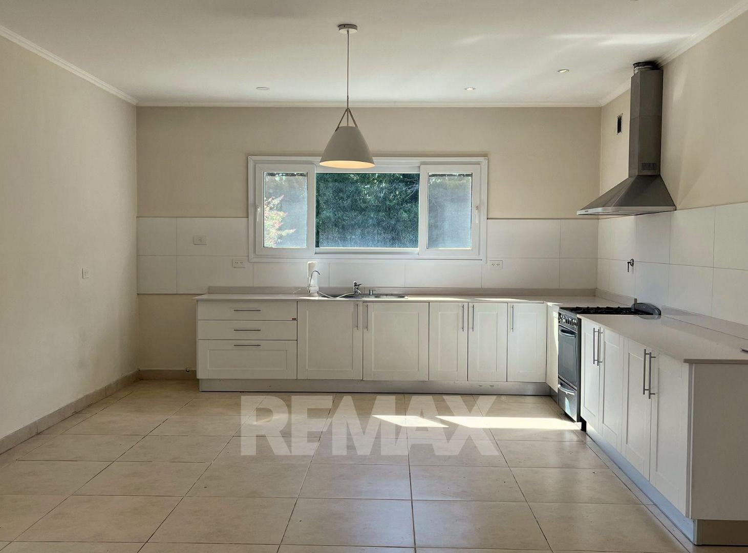 Foto de Casa venta de 4 amb 1500 mts lote Open Door Lujan, imagen 4
