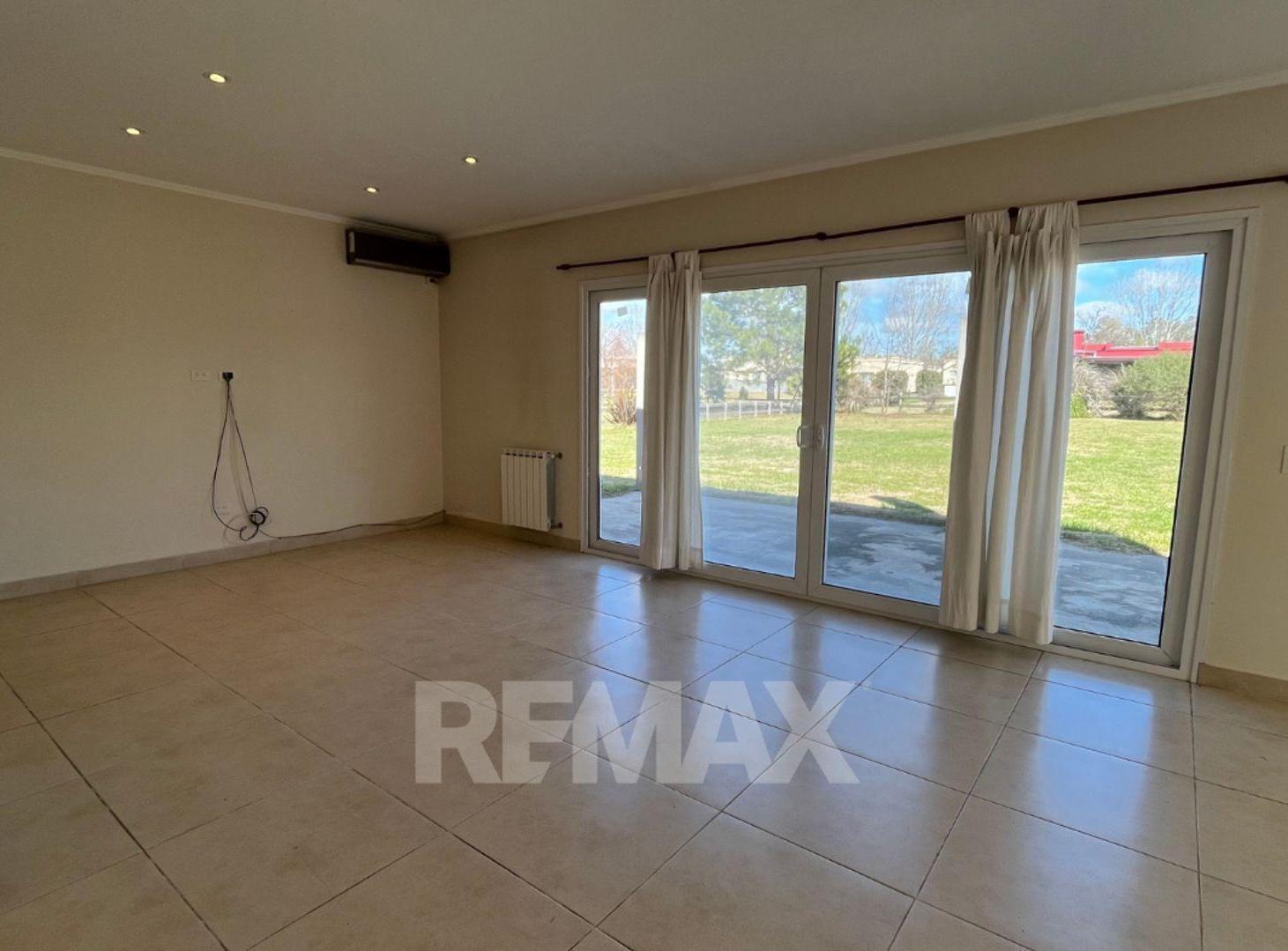 Foto de Casa venta de 4 amb 1500 mts lote Open Door Lujan, imagen 1