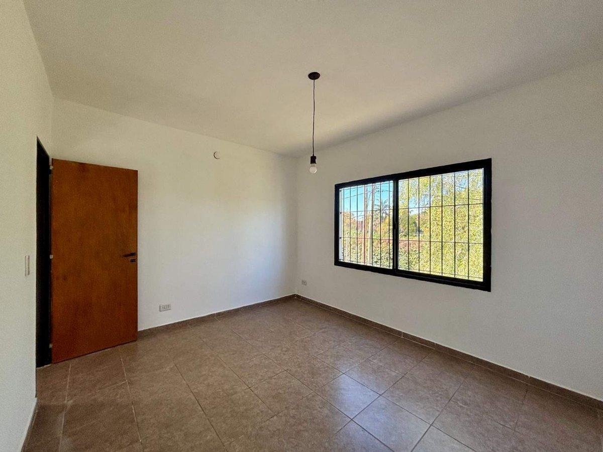 Foto de VENTA CASA 3 AMB 2 P. COCHERA PARQUE QUINCHO PILAR, imagen 5