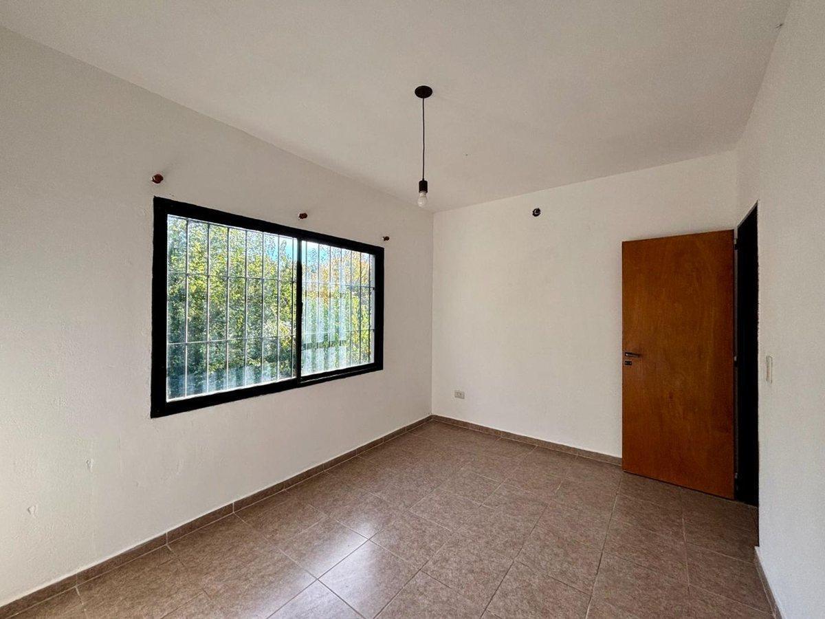 Foto de VENTA CASA 3 AMB 2 P. COCHERA PARQUE QUINCHO PILAR, imagen 4
