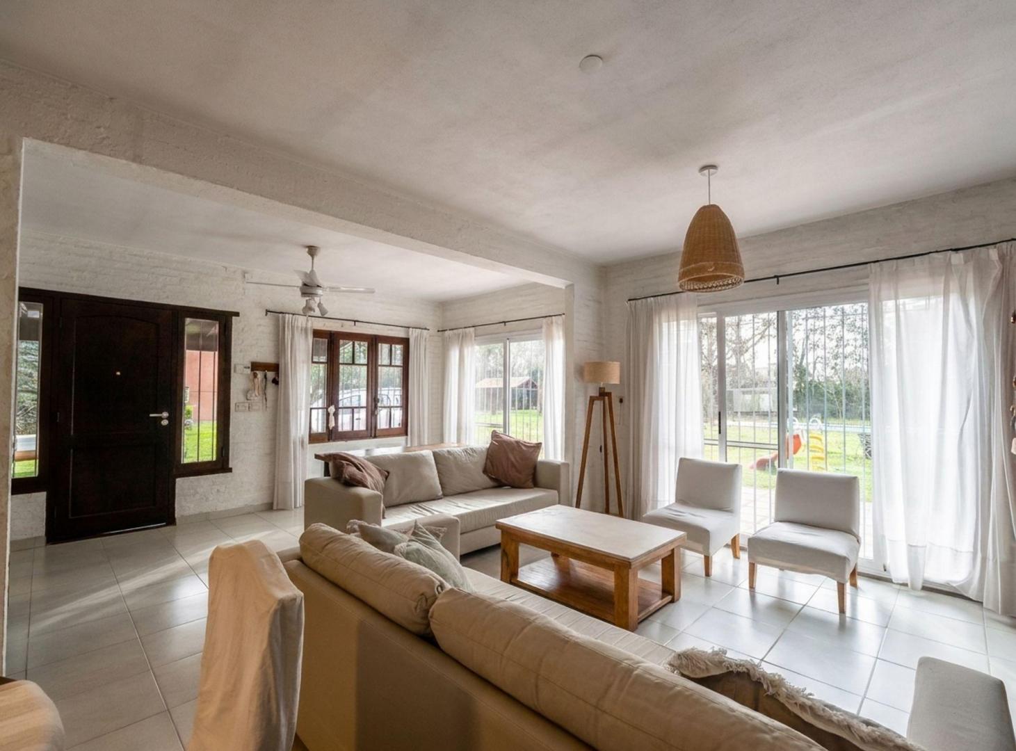 Foto de VENTA CASA MULTIFAMILIAR LOTE 3400 M² PILAR, imagen 1