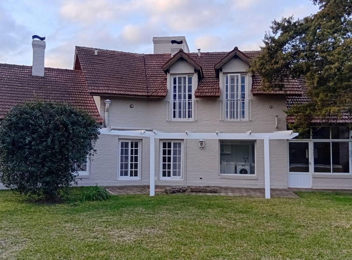 Foto de VENTA CASA MAPUCHE 8 AMB SOBRE TERRENO DE 1270 MTS, imagen 1