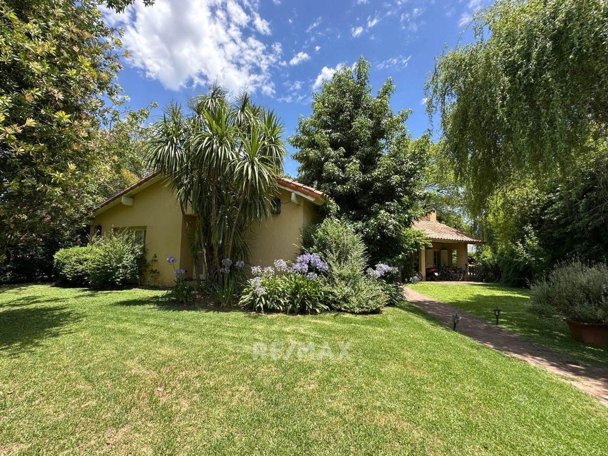 Foto de CASA EN ALQUILER CON PILETA EN LOS LAGARTOS CC, imagen 2
