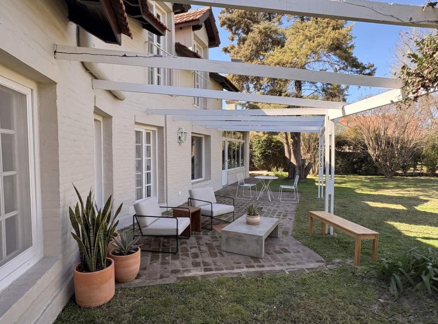 Foto de ALQUILER CASA MAPUCHE 5 DORM,PILETA Y CON 2 LOTES, imagen 1