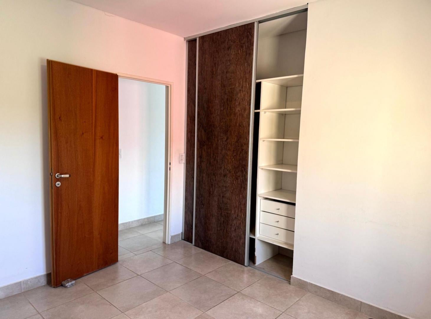 Foto de ALQUILER DEPARTAMENTO 3/4 AMB. COCHERA PILAR, imagen 2