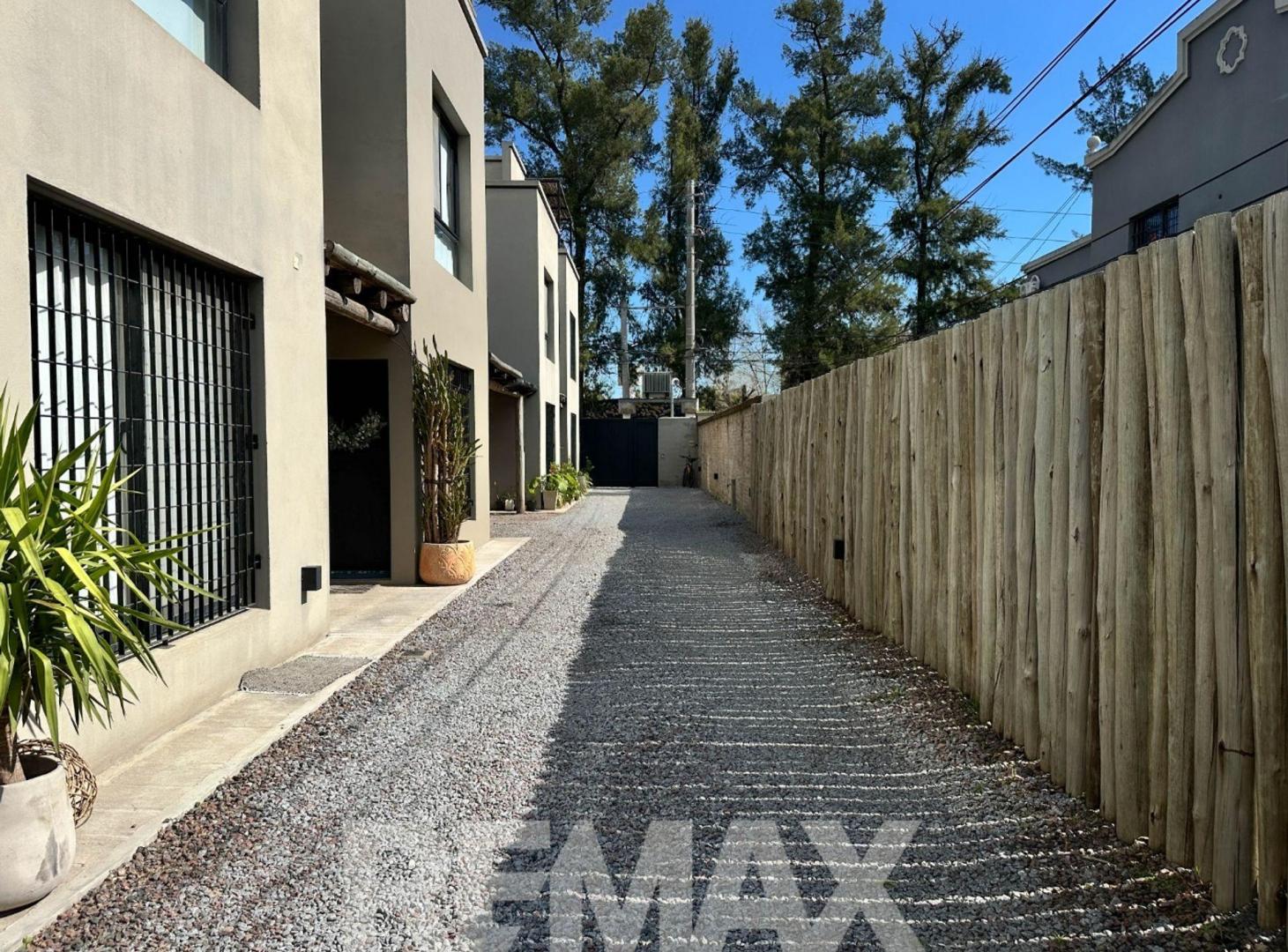 Foto de VENTA DUPLEX 3 AMB C/COCHERA EN PILAR KM 50, imagen 5