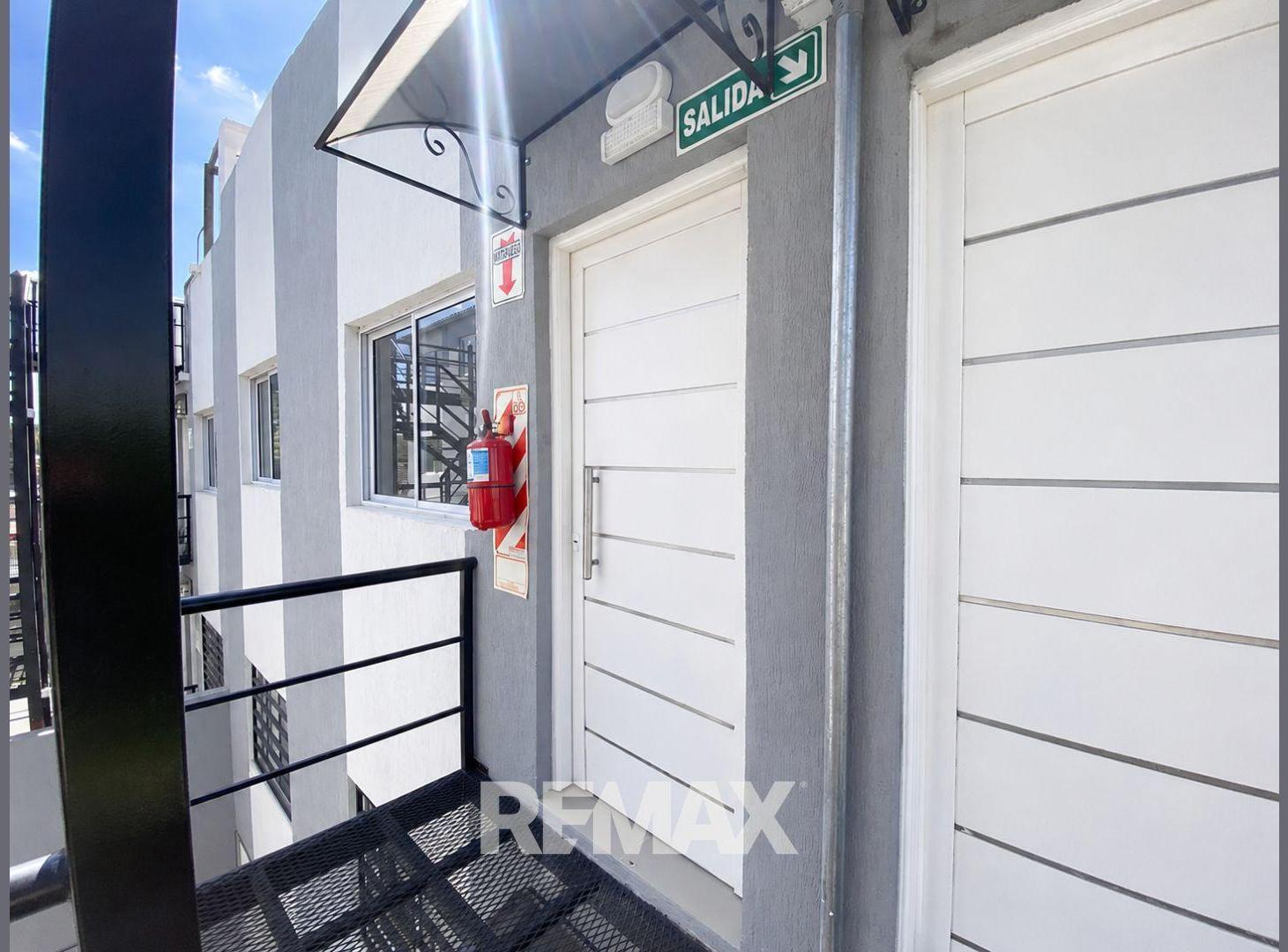 Foto de VENTA DEPARTAMENTO 2 AMB. EN MORENO C/ ESCRITURA, imagen 2