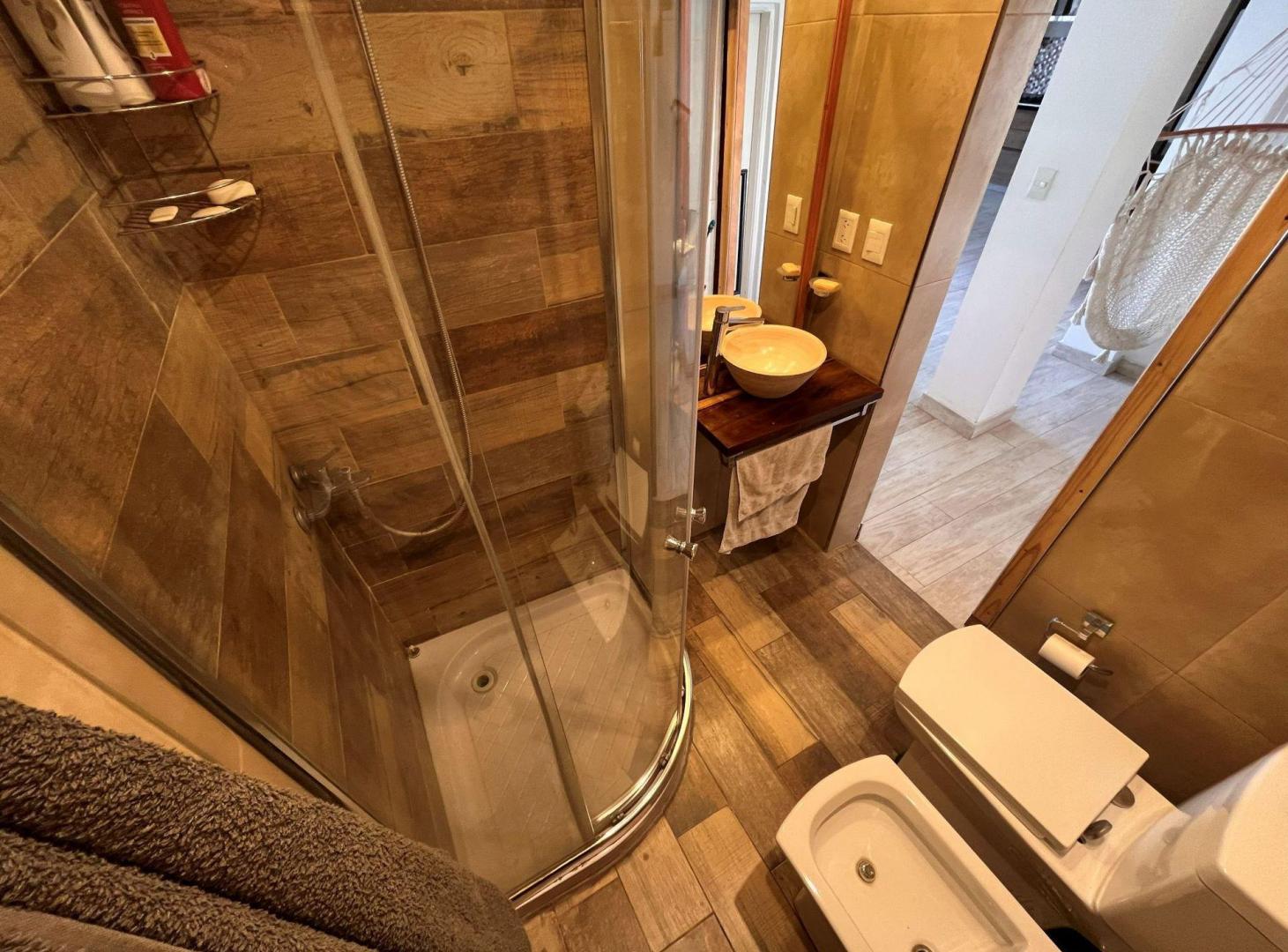 Foto de Venta casa de dos pisos 4 amb en Luzuriaga, imagen 3