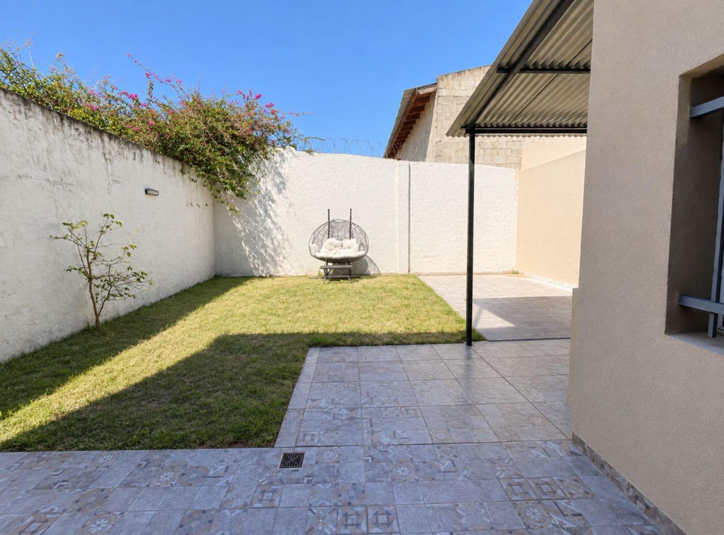 Foto de Venta casa de dos pisos 4 amb en Luzuriaga, imagen 5