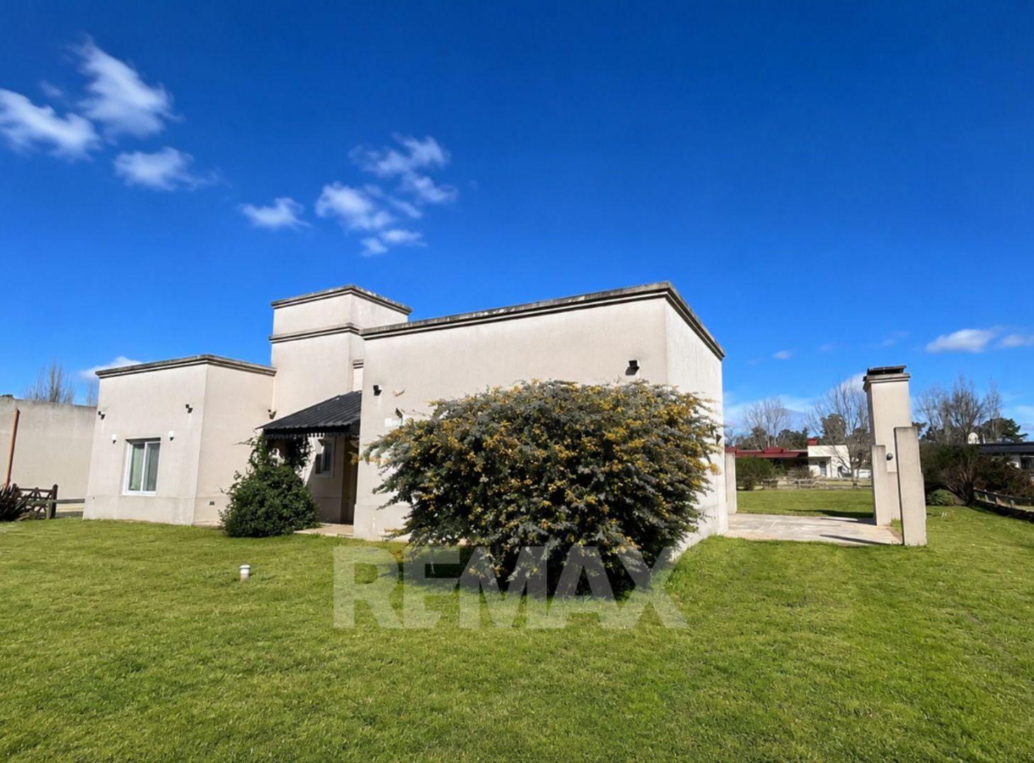 Foto de Casa venta de 4 amb 1500 mts lote Open Door Lujan, imagen 1