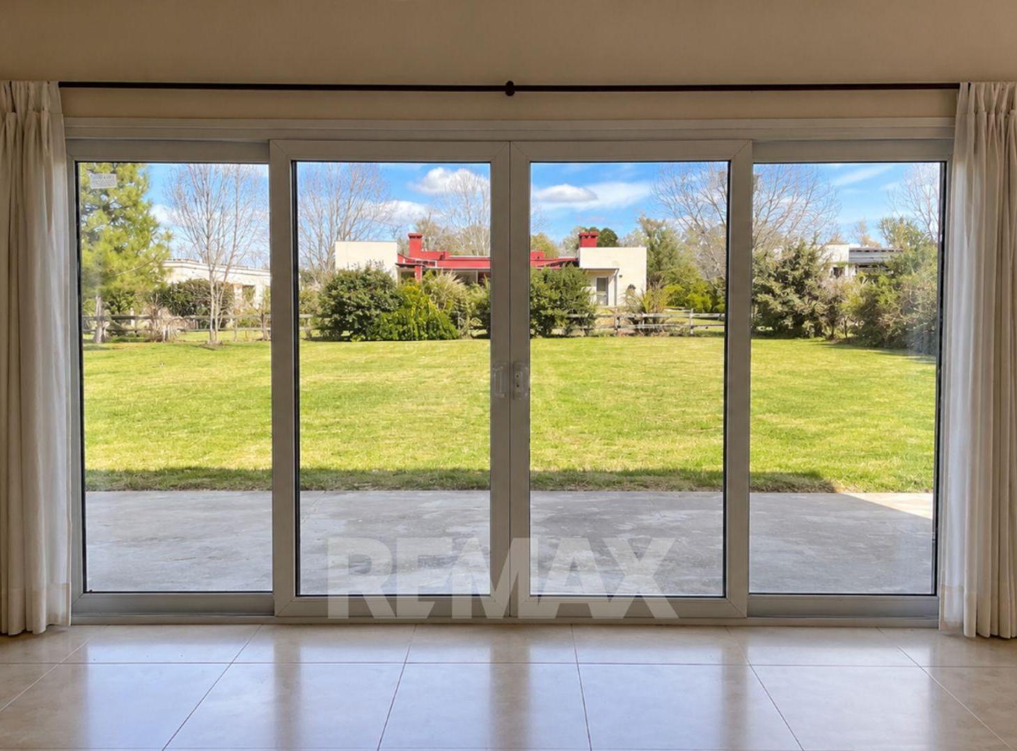 Foto de Casa venta de 4 amb 1500 mts lote Open Door Lujan, imagen 3