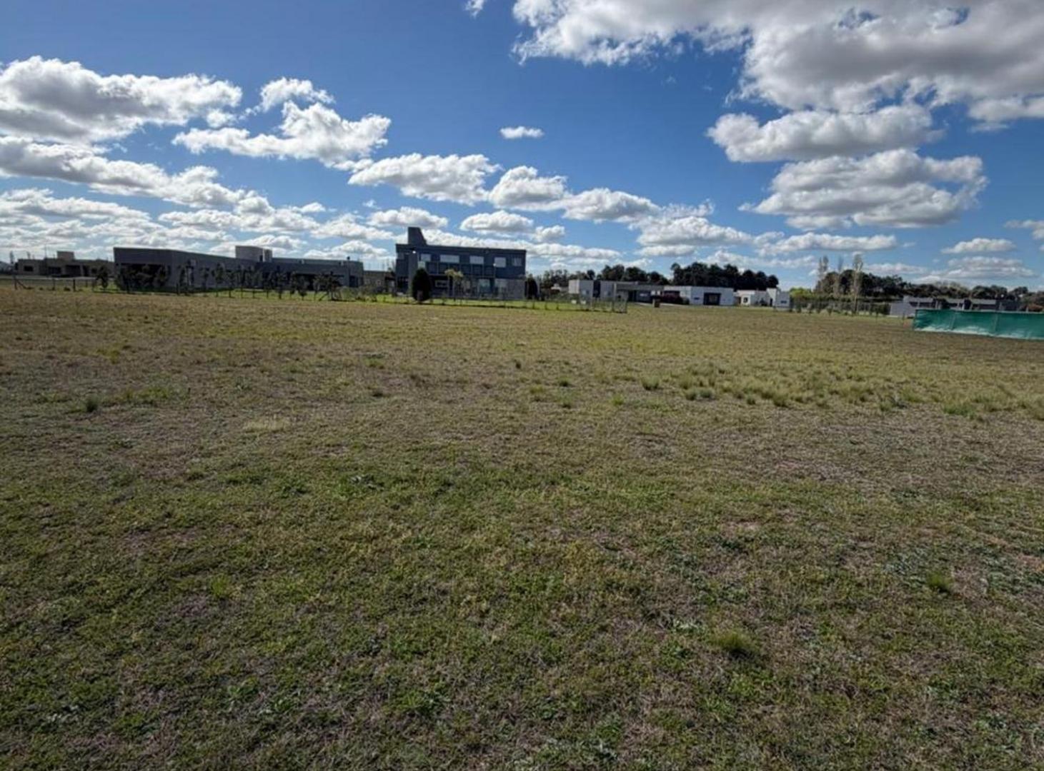 Foto de VENTA LOTE CENTRAL BARRIO CERRADO LOS JUNCOS LUJÁN, imagen 4