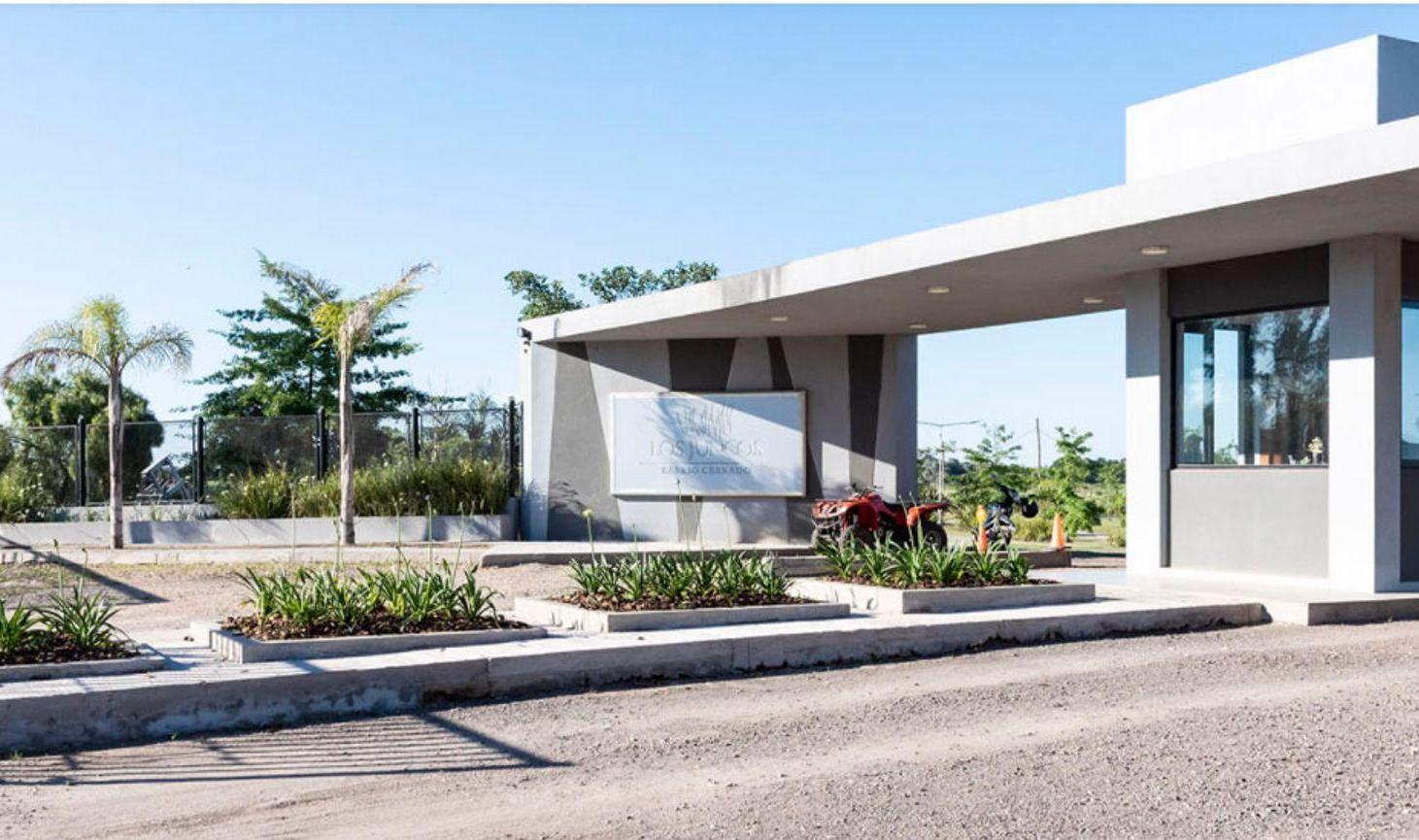 Foto de VENTA LOTE CENTRAL BARRIO CERRADO LOS JUNCOS LUJÁN, imagen 1