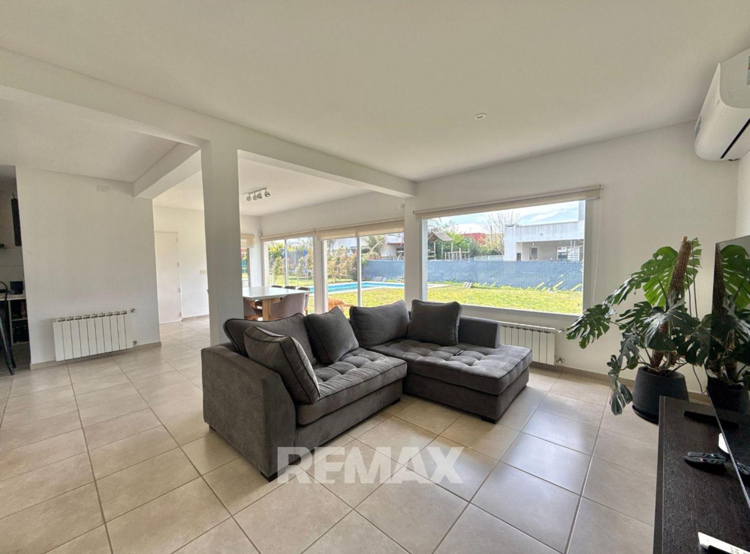 Foto de Venta Casa con pileta-galeria Casas del este Pilar, imagen 3