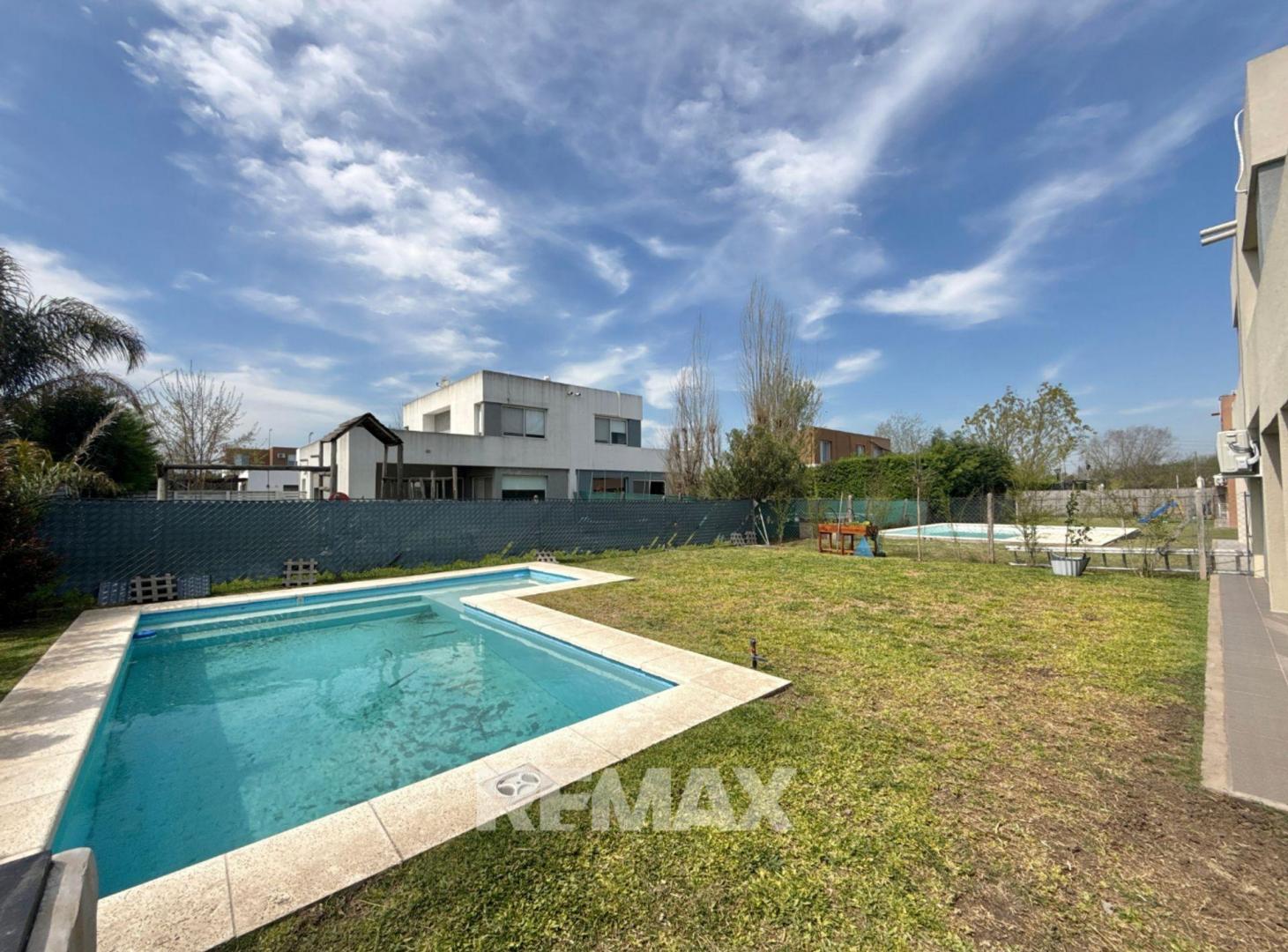 Foto de Venta Casa con pileta-galeria Casas del este Pilar, imagen 2