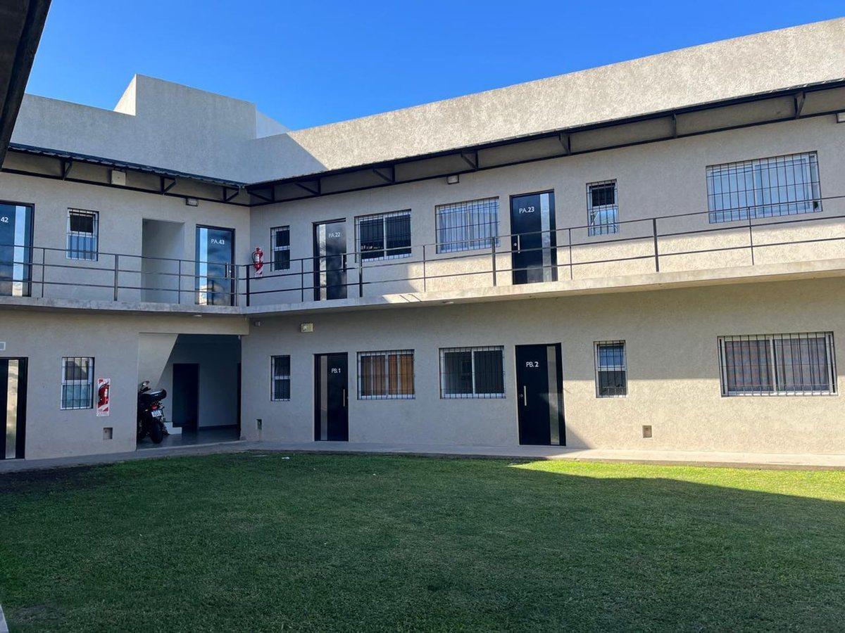 Foto de VENTA 2 AMBIENTES C/ COCH EN ABBINATURA III PILAR, imagen 2