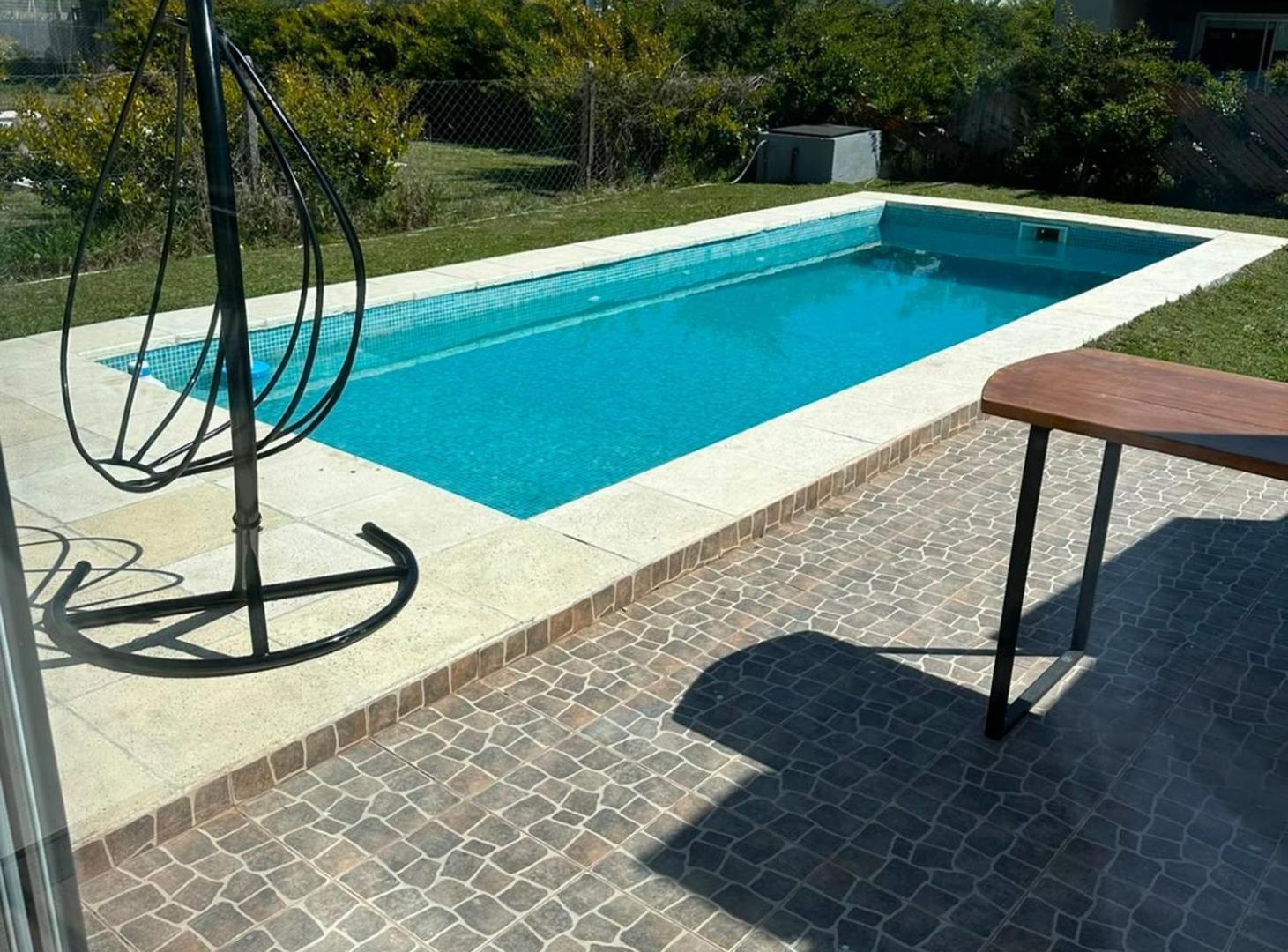 Foto de VENTA CASA 4 AMB. PILETA B. SAN RAMON, imagen 2