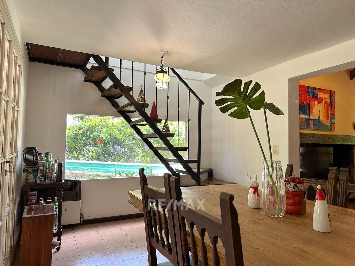 Foto de CASA EN VENTA A RECICLAR CON PILETA, LOS LAGARTOS., imagen 5