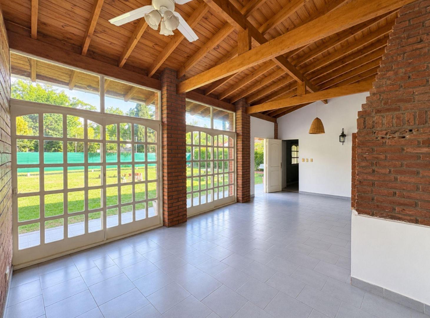 Foto de VENTA CASA CON PARQUE EN LOS ROBLES DEL MONARCA, imagen 5