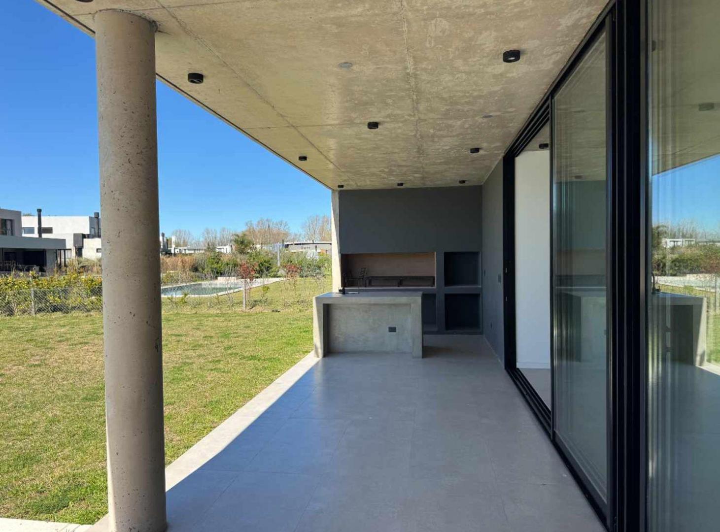 Foto de Venta Moderna Casa a Estrenar en Pilará con Pileta, imagen 5