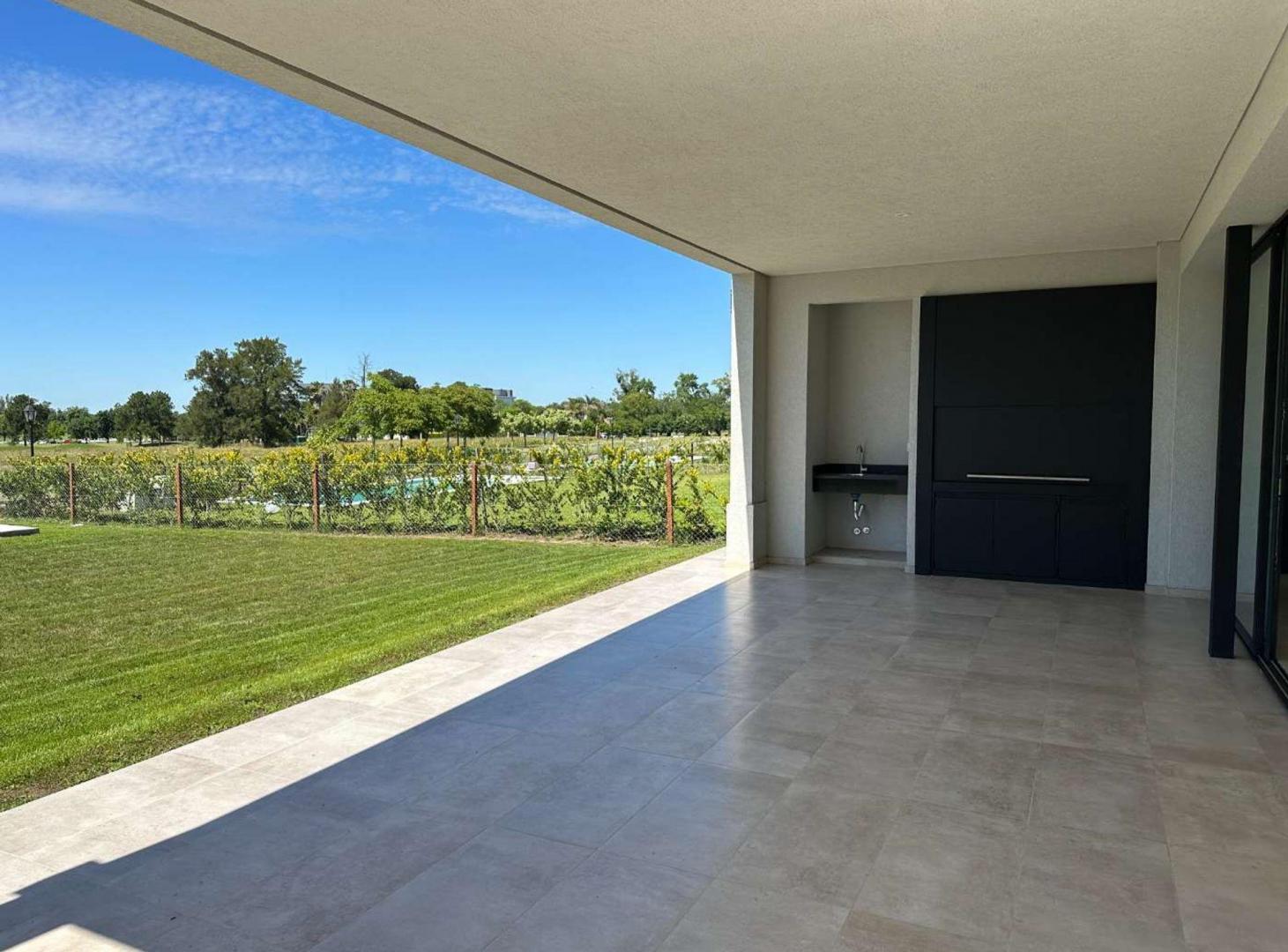 Foto de Venta Casa con Renta y Financiación Pilar Golf, imagen 5
