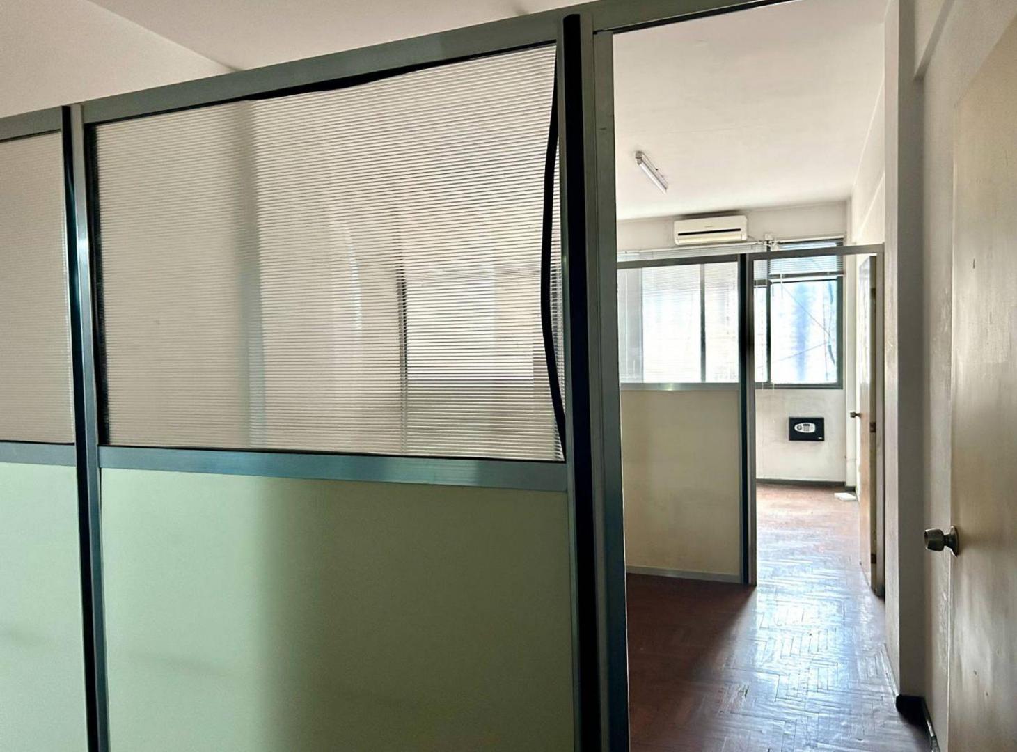Foto de VENTA OFICINA DEPOSITO EN BALVANERA, imagen 1