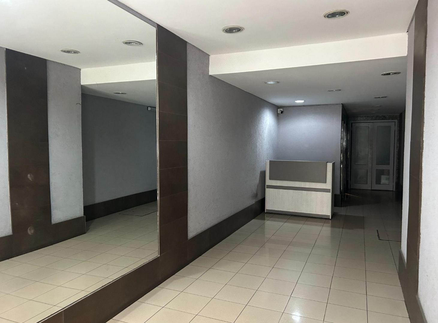 Foto de VENTA OFICINA DEPOSITO EN BALVANERA, imagen 2