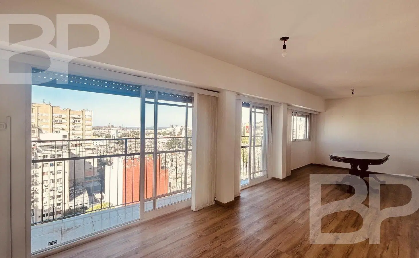 Excelente 4 ambientes semipiso en dúplex con baulera en el corazón de Recoleta 2